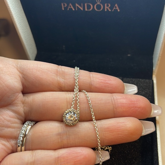 Pandora Round Sparkle Halo necklace - Picture 4 of 8